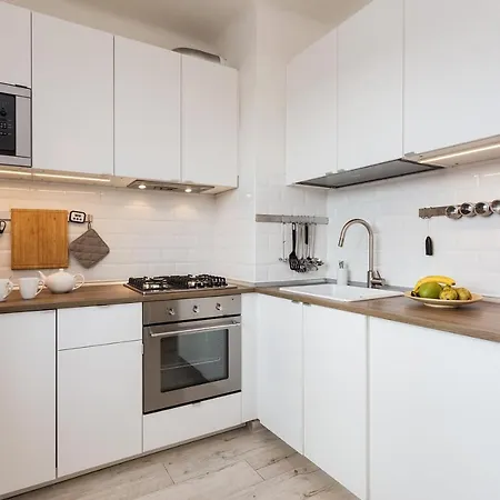 Bright Modern פראג